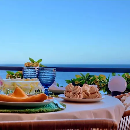 Luxury With Direct Access To The Sea, Two Pools , One Of Them Saltwater, Panoramic Views Of The Sea And Hidden Coves Апартаменты *
