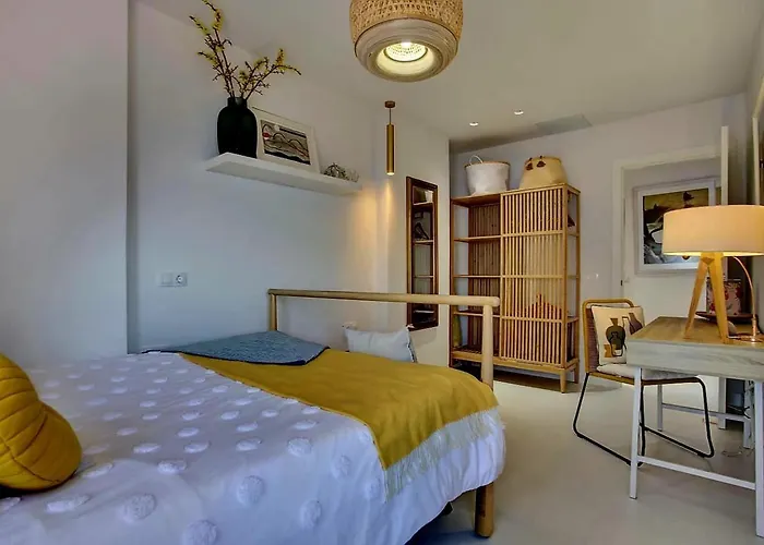 Apartamento Luxury With Direct Access To The Sea, Two Pools , One Of Them Saltwater, Panoramic Views Of The Sea And Hidden Coves