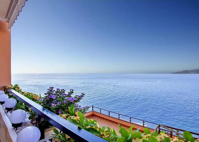 Apartamento Luxury With Direct Access To The Sea, Two Pools , One Of Them Saltwater, Panoramic Views Of The Sea And Hidden Coves Tabaiba